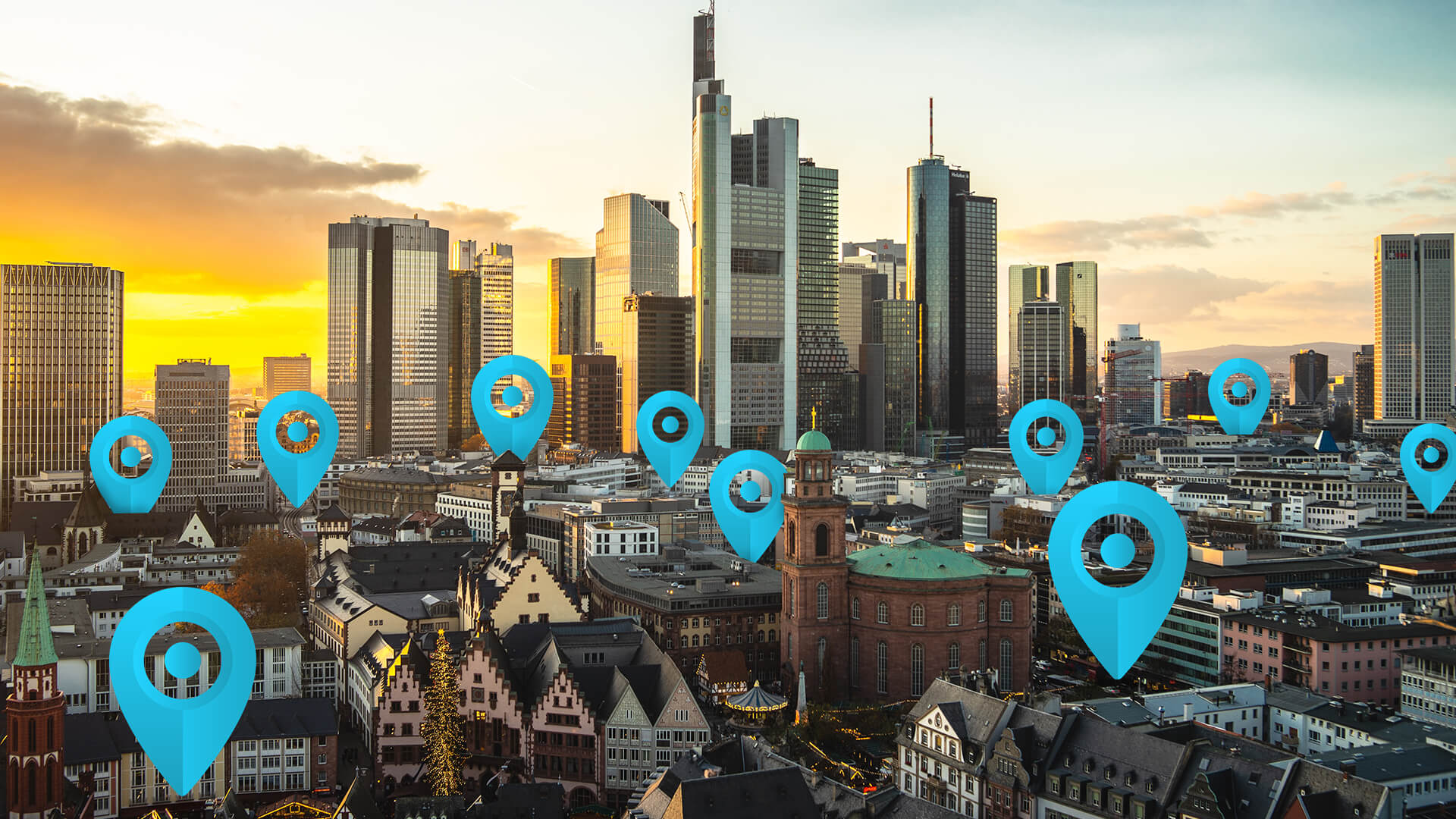 Salind GPS tracker activated by different people in crowded city